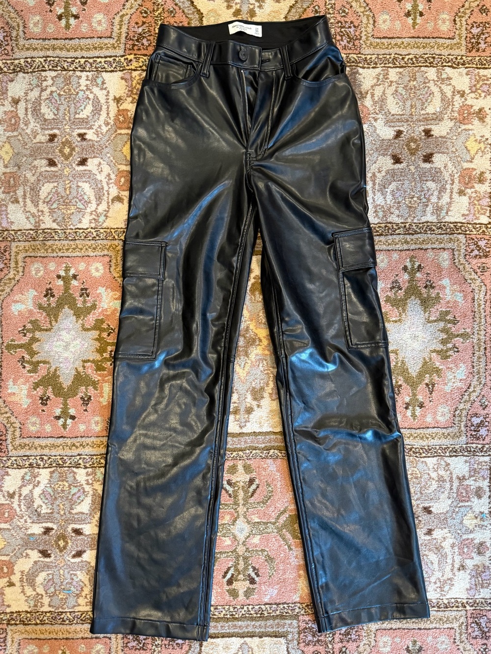 Abercrombie Curve Love 90s Vegan Leather Cargo Pants 24L